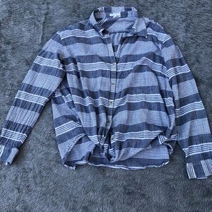 Maurice’s Denim color Linen button up twisted